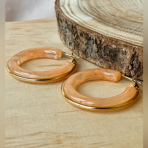Jewelry - Peach Swirl Hoops